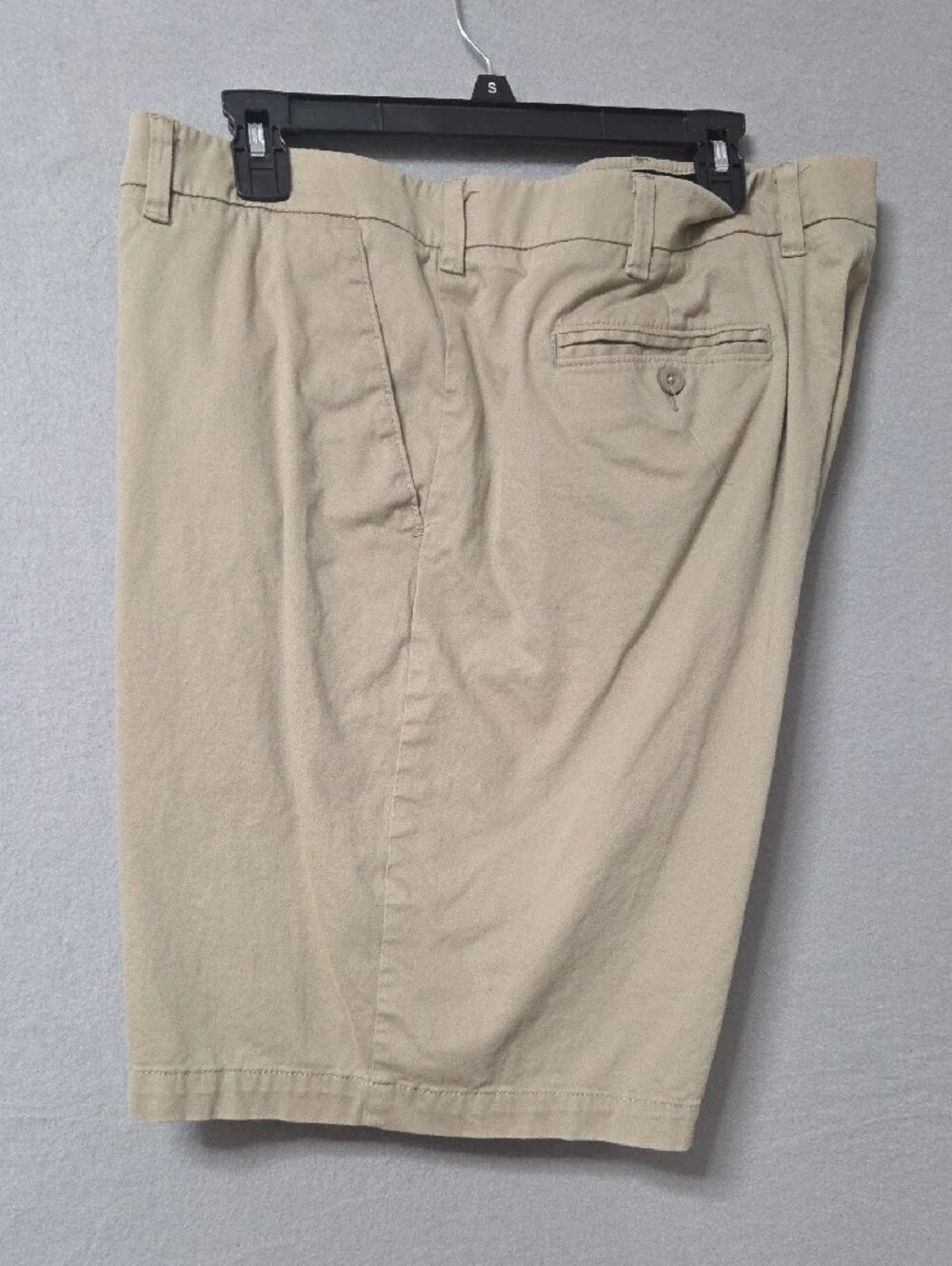 Apt. 9 Men's Size 42 Khaki Chino Shorts Stretch Cotton Beige Flat Front.